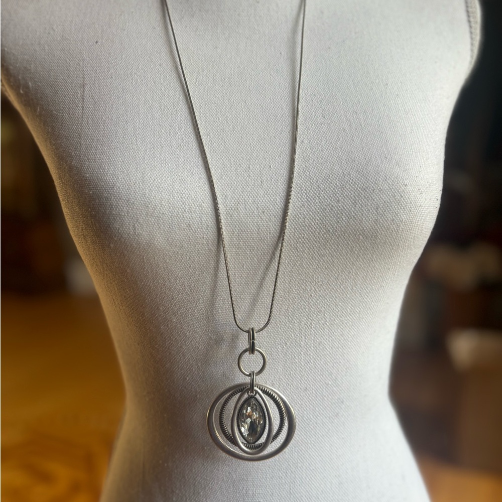 Long Silver necklace with crystal drop - Picture 5 of 5